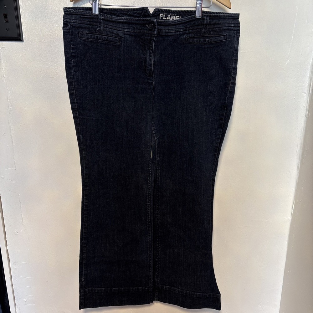New York & Company Low Rise Skinny Flare Leg Jeans Women Size 18‎ Average